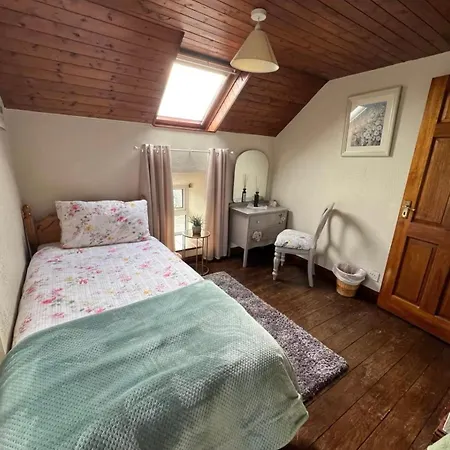 The Burren Coach House Tatil Evi